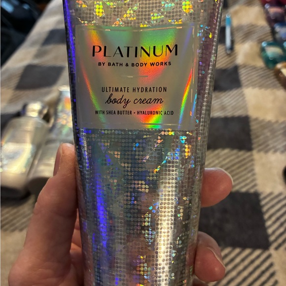 Bath & Body Works Platinum Holographic Silver 2- Body Wash 1- Cream - 1- lotion - Picture 4 of 6